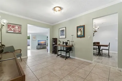 4415 7th Street S St Petersburg FL 33705