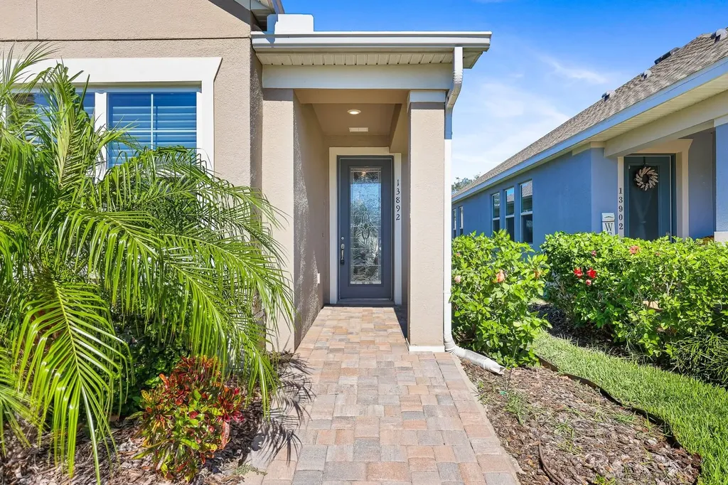 13892 Kingfisher Glen Drive Lithia FL 33547