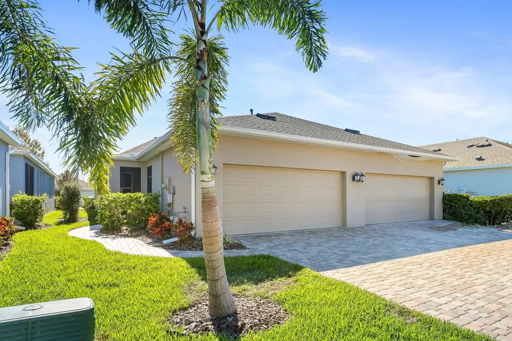 13892 Kingfisher Glen Drive Lithia FL 33547