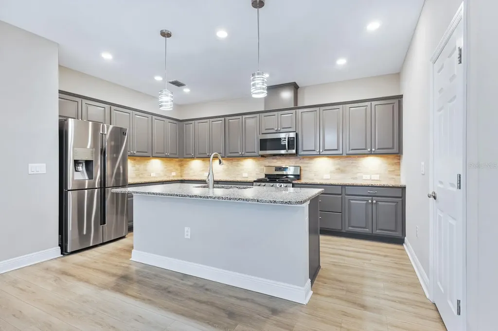 13892 Kingfisher Glen Drive Lithia FL 33547