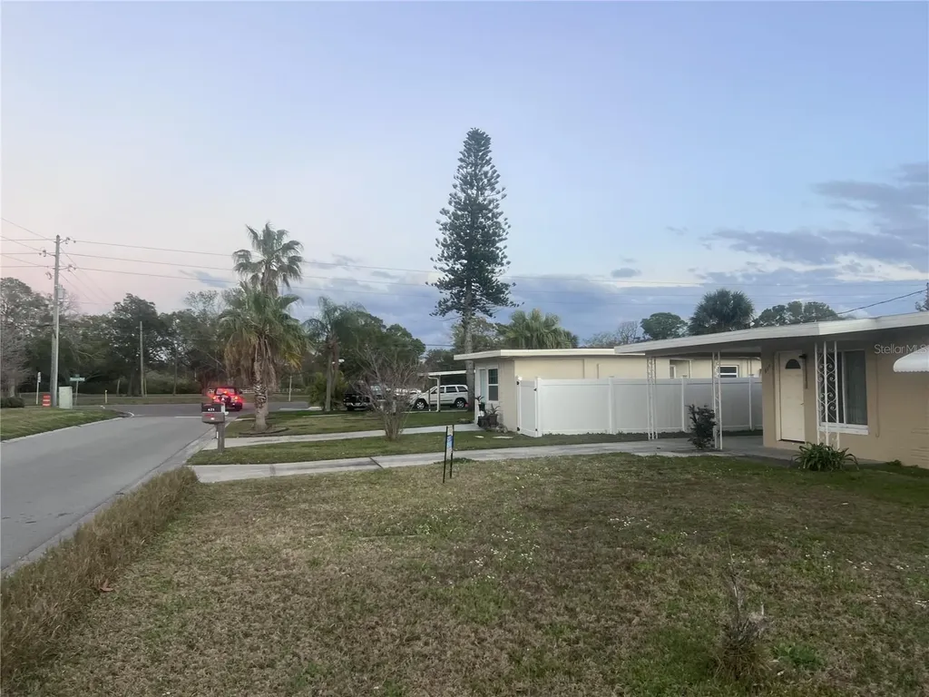 2495 Baywood Drive E Dunedin FL 34698