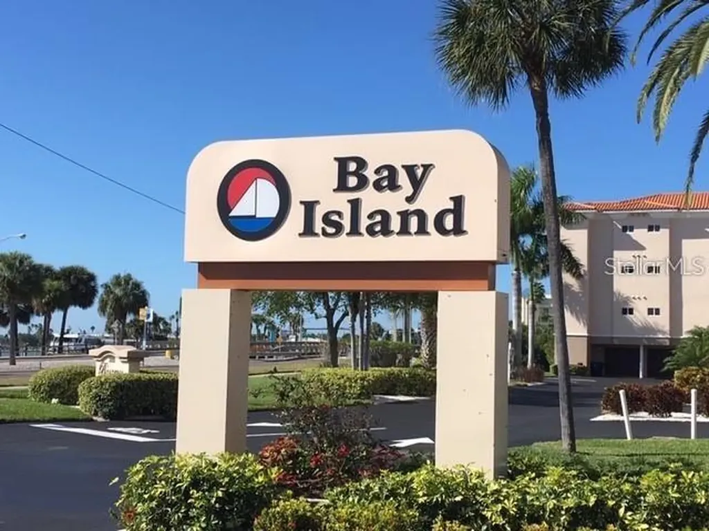 7405 Bay Island Drive S South Pasadena FL 33707