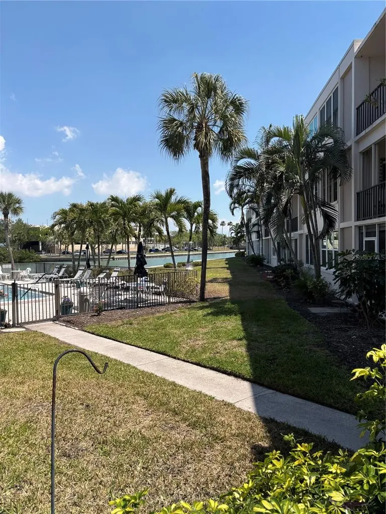 7405 Bay Island Drive S South Pasadena FL 33707