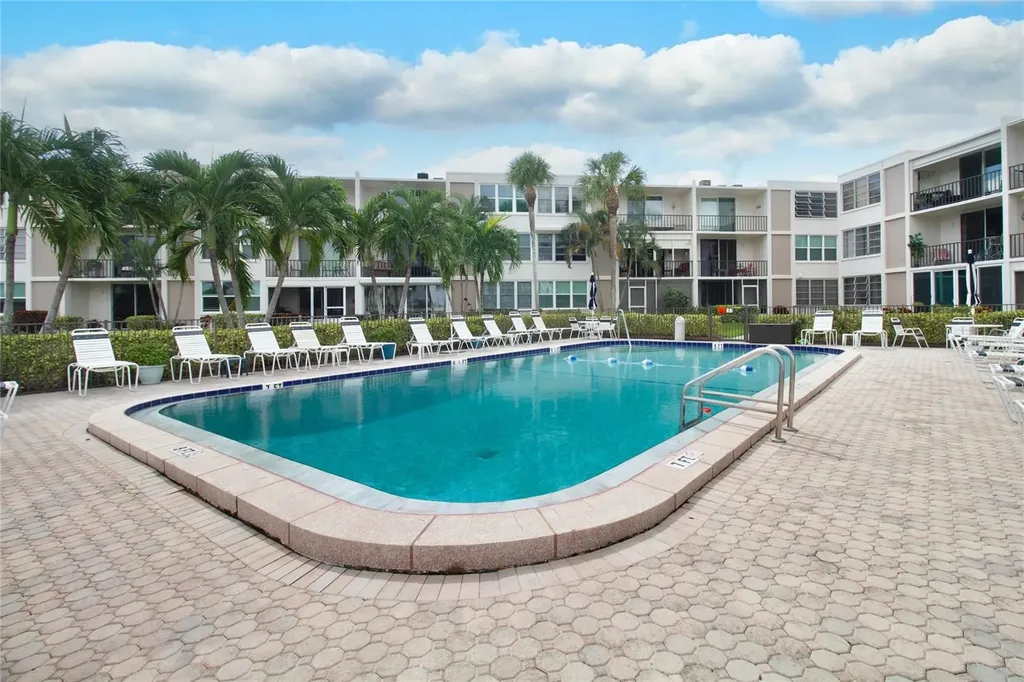 7405 Bay Island Drive S South Pasadena FL 33707