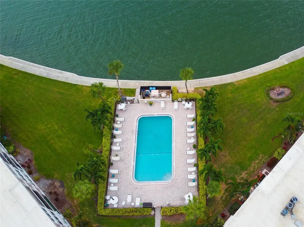 7405 Bay Island Drive S South Pasadena FL 33707