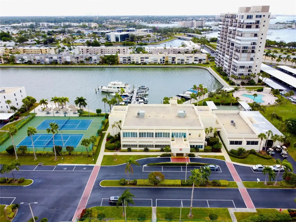 7405 Bay Island Drive S South Pasadena FL 33707