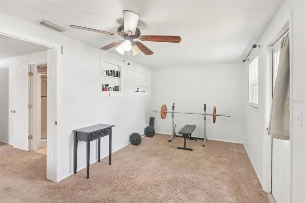 5942 13th Street Zephyrhills FL 33542