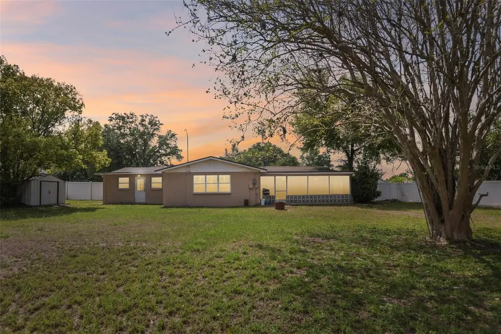 5942 13th Street Zephyrhills FL 33542