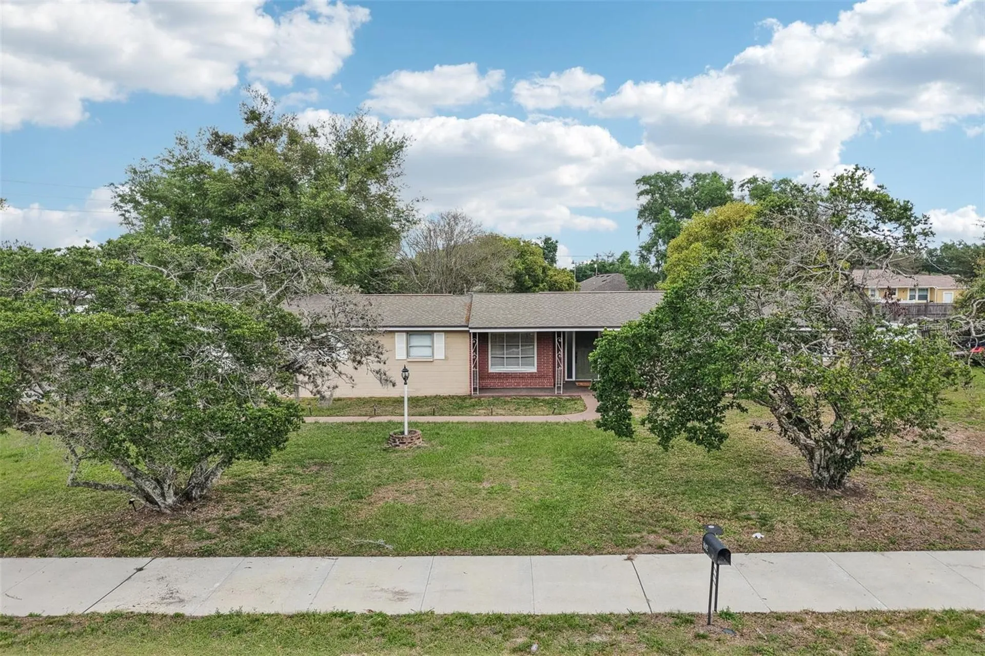 5942 13th Street Zephyrhills FL 33542