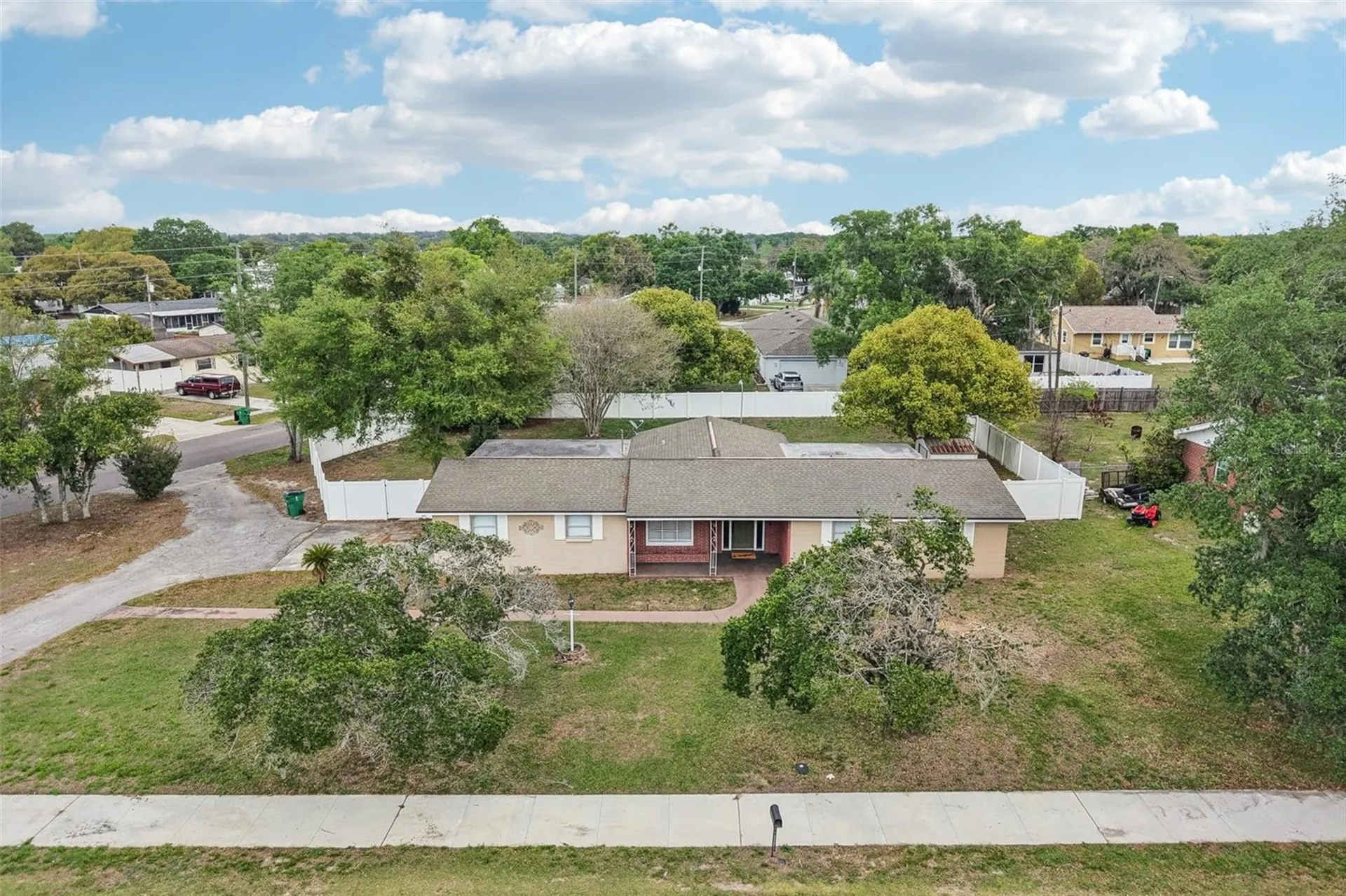 5942 13th Street Zephyrhills FL 33542