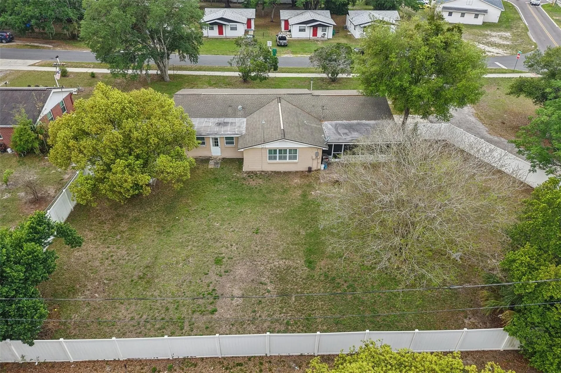 5942 13th Street Zephyrhills FL 33542