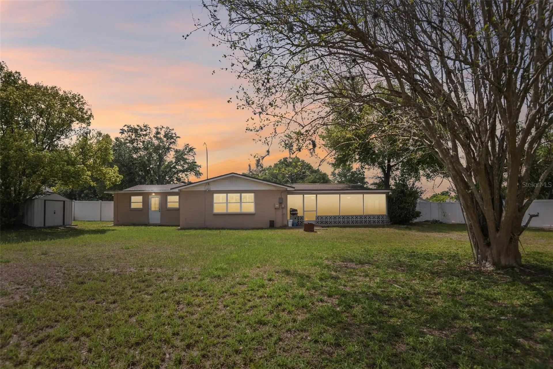 5942 13th Street Zephyrhills FL 33542