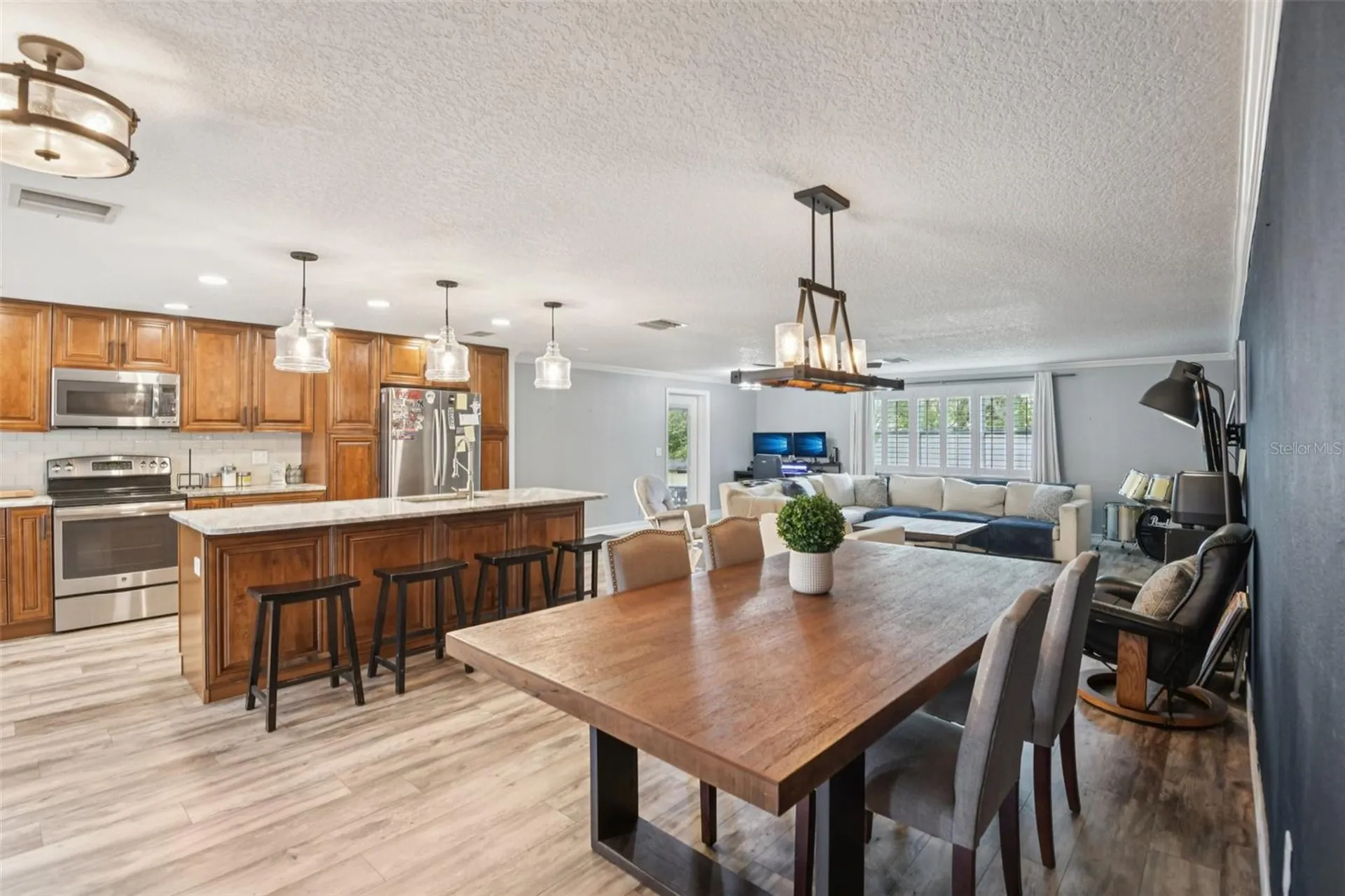 5942 13th Street Zephyrhills FL 33542