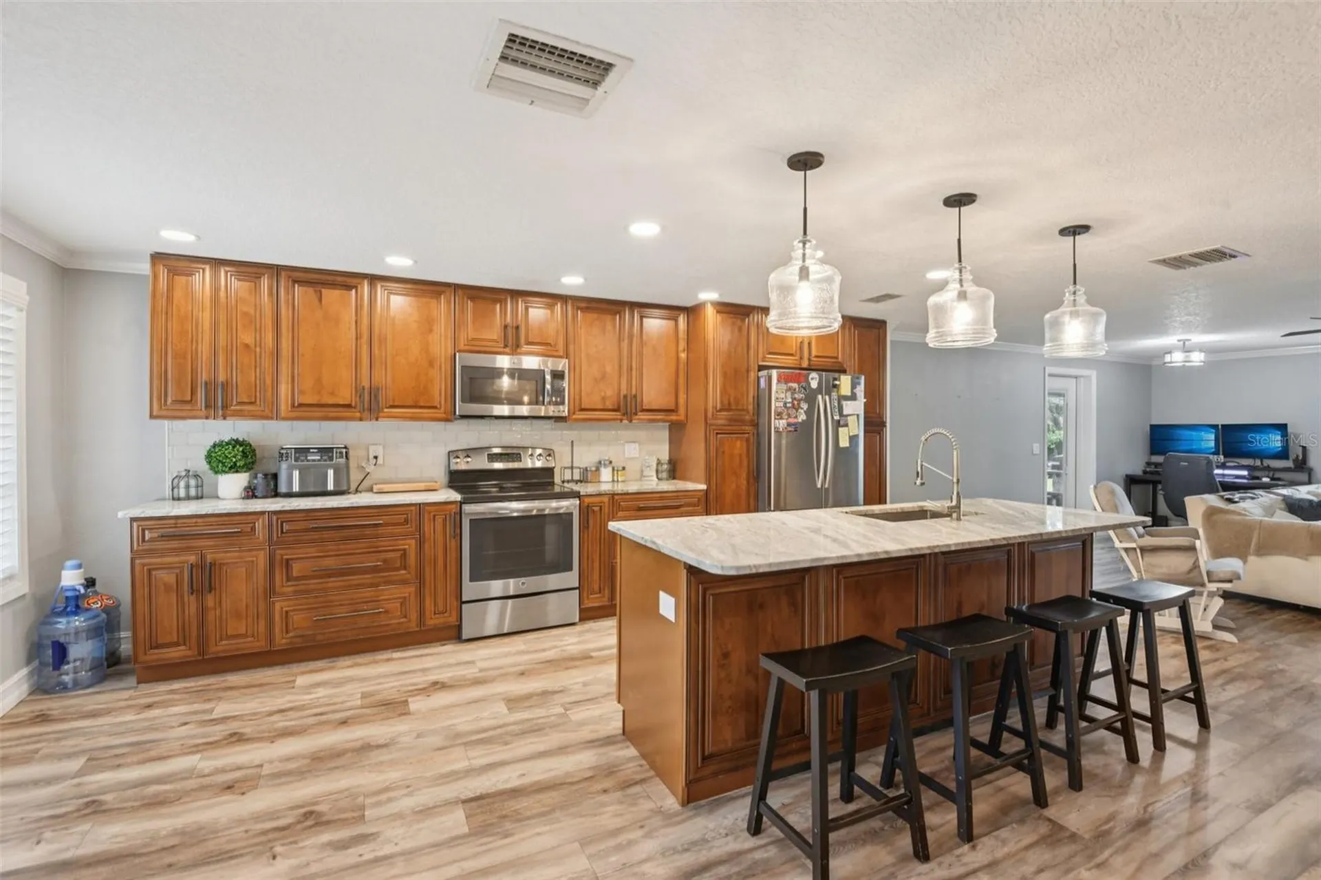 5942 13th Street Zephyrhills FL 33542
