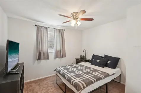 5942 13th Street Zephyrhills FL 33542