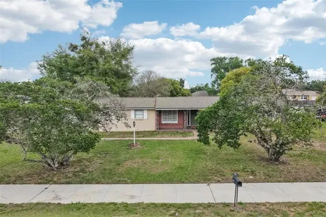 5942 13th Street Zephyrhills FL 33542