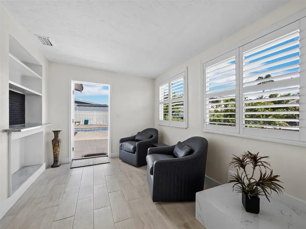 726 Jungle Queen Way Longboat Key FL 34228