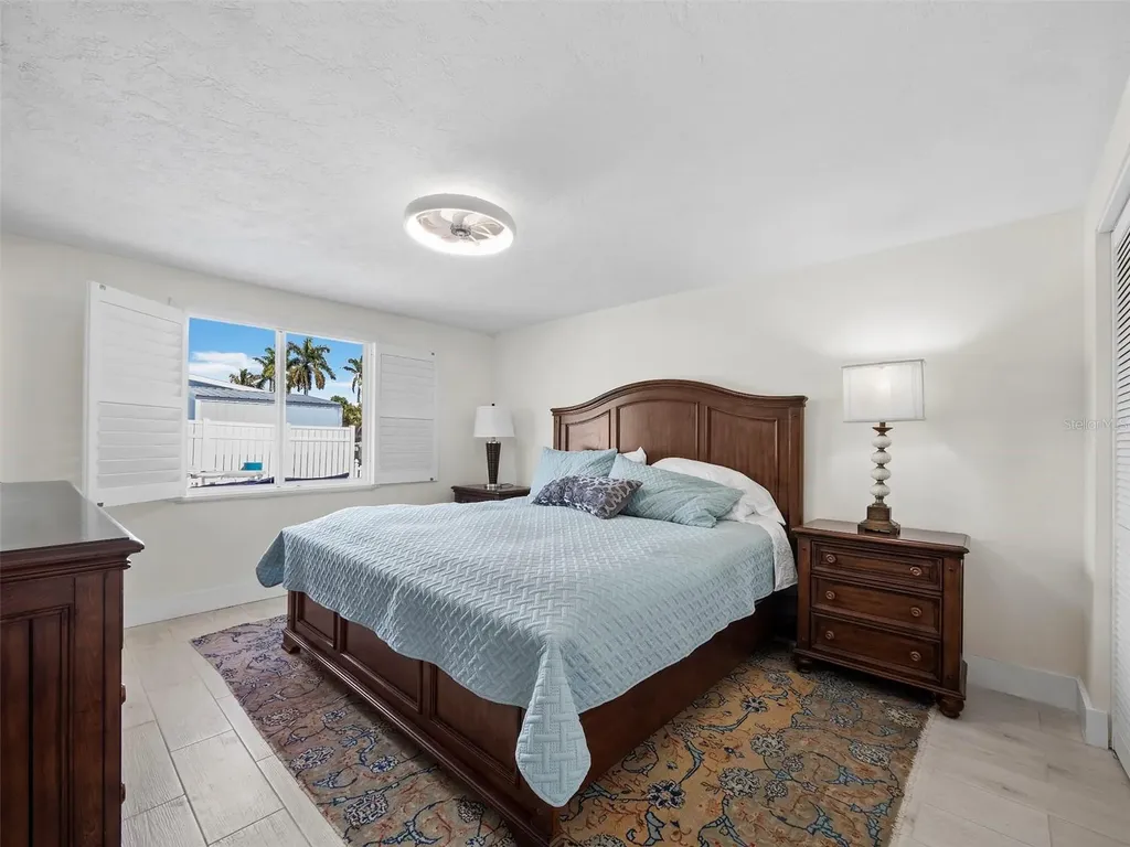 726 Jungle Queen Way Longboat Key FL 34228