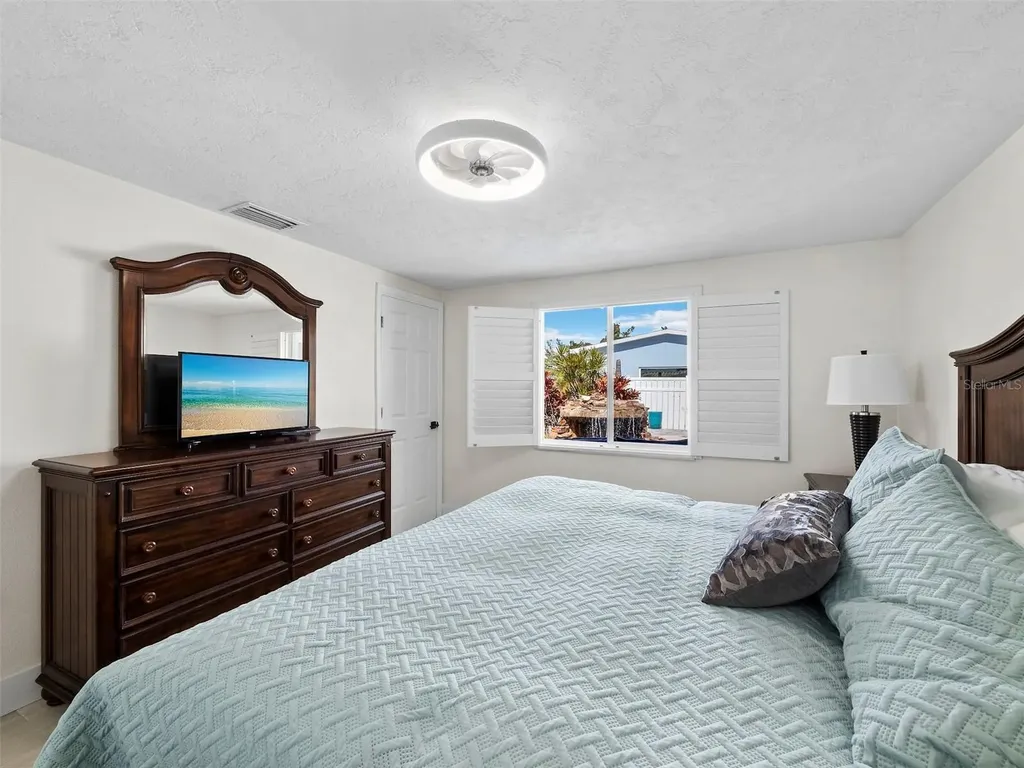 726 Jungle Queen Way Longboat Key FL 34228