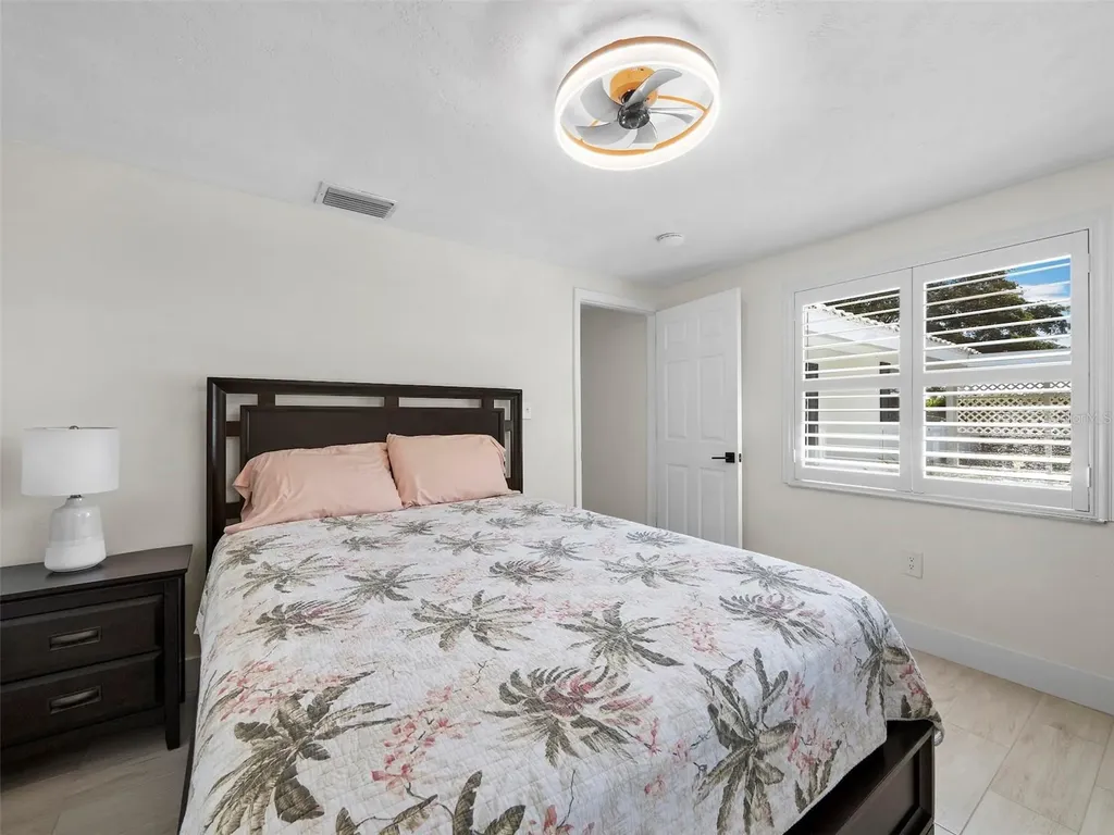 726 Jungle Queen Way Longboat Key FL 34228