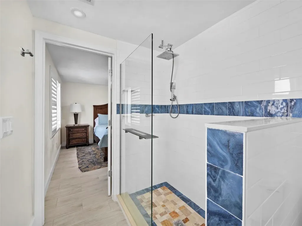 726 Jungle Queen Way Longboat Key FL 34228