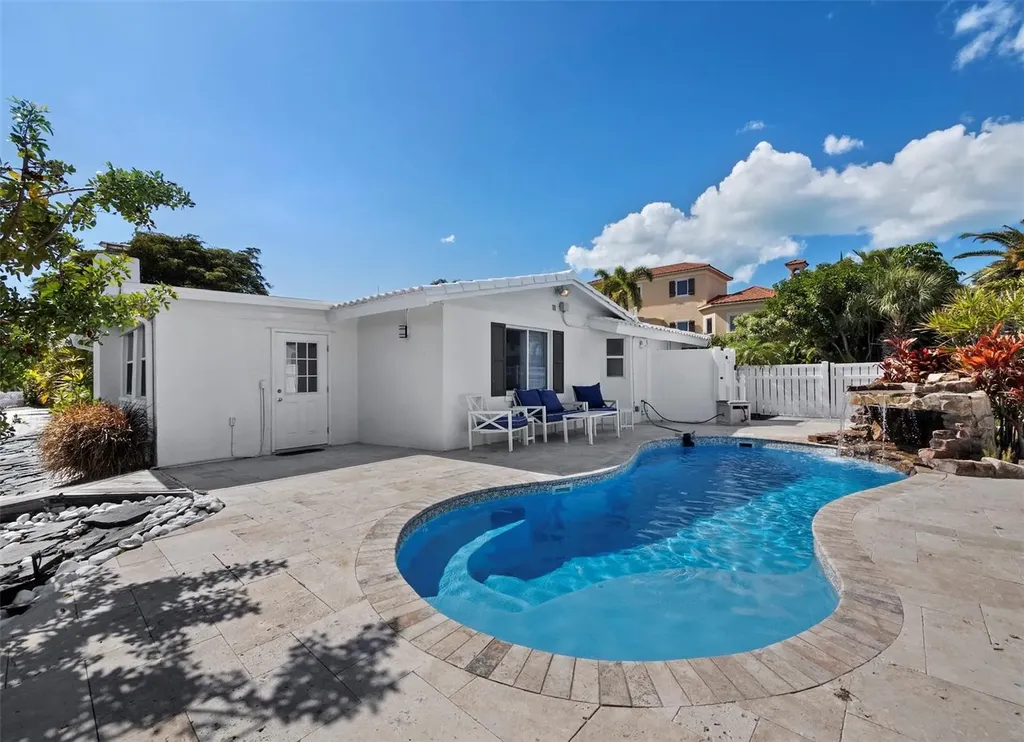 726 Jungle Queen Way Longboat Key FL 34228