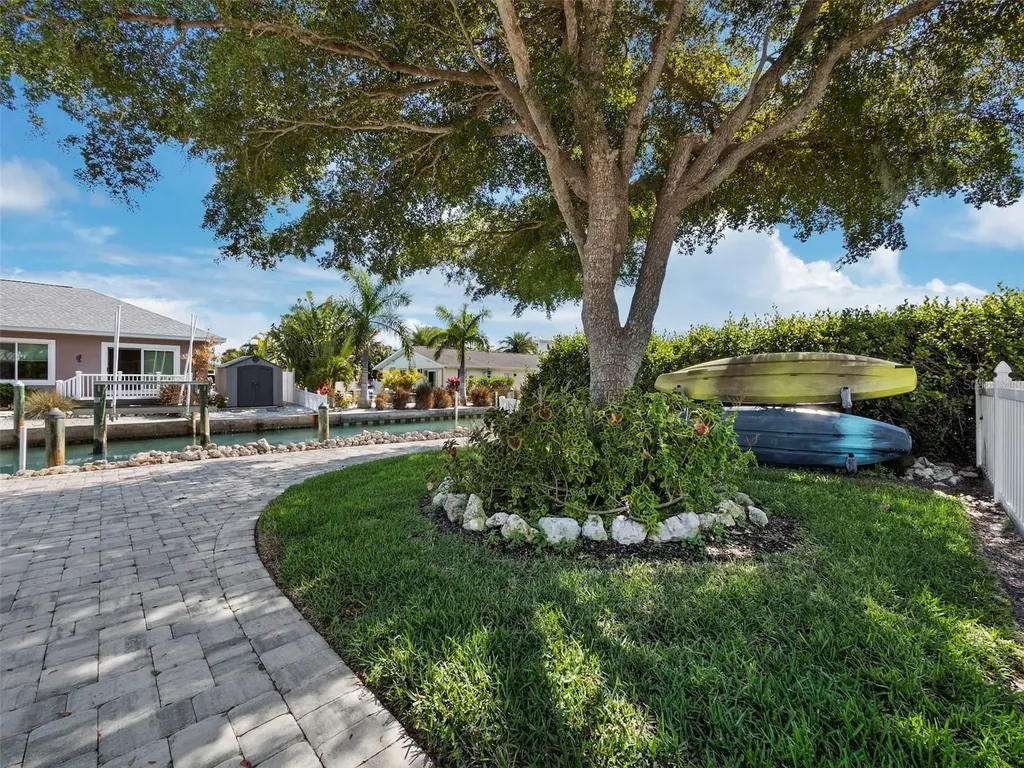 726 Jungle Queen Way Longboat Key FL 34228