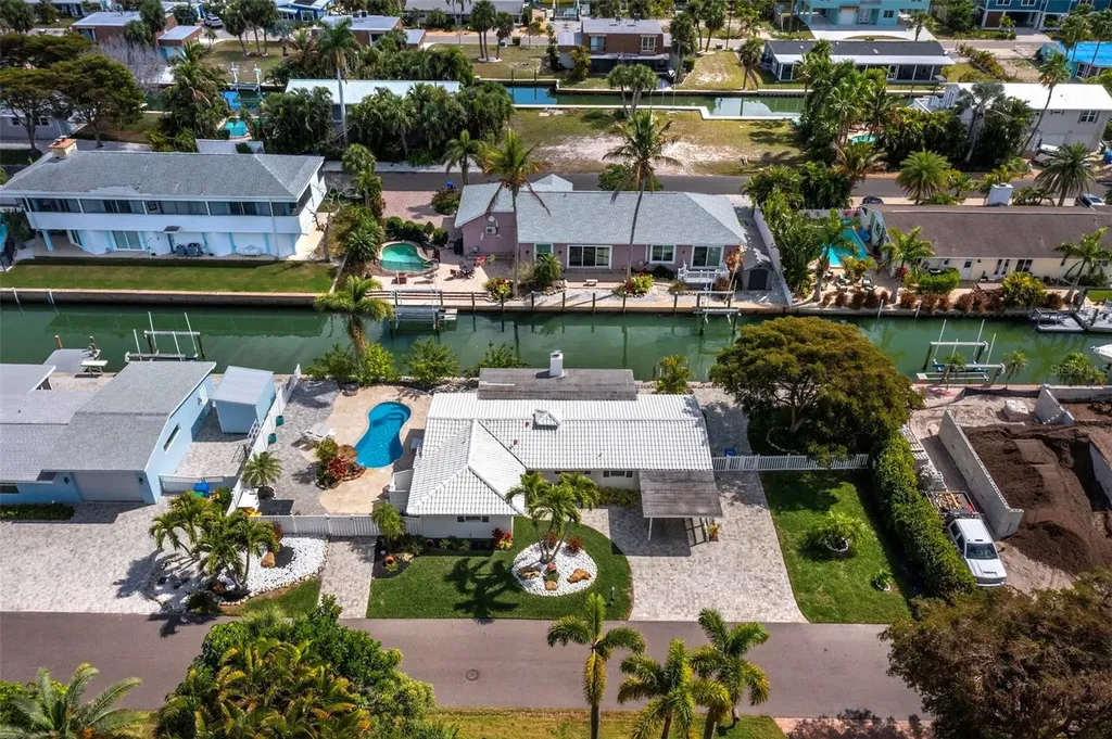 726 Jungle Queen Way Longboat Key FL 34228
