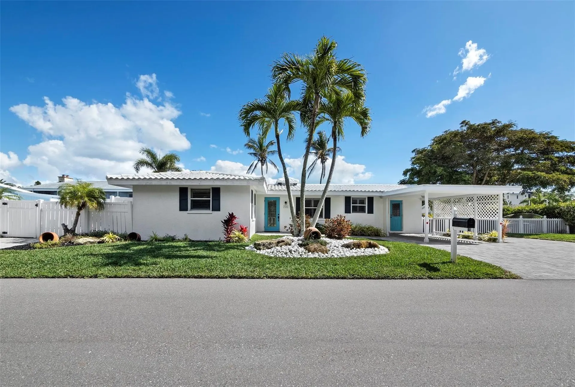 726 Jungle Queen Way Longboat Key FL 34228