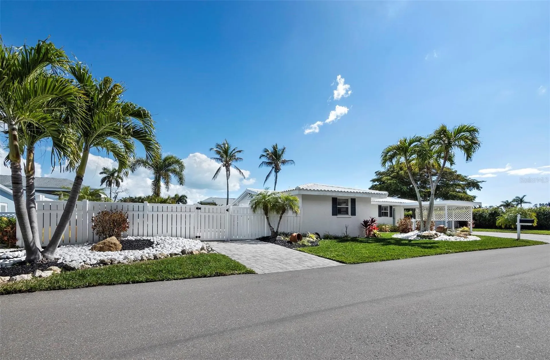 726 Jungle Queen Way Longboat Key FL 34228