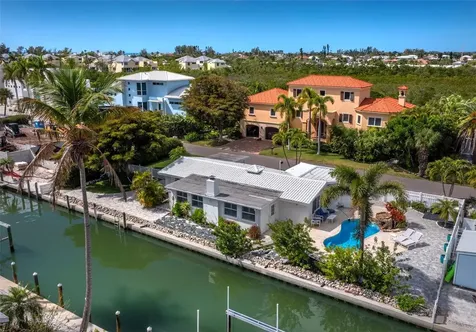 726 Jungle Queen Way Longboat Key FL 34228