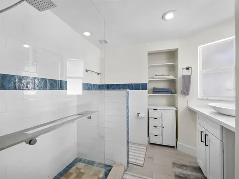 726 Jungle Queen Way Longboat Key FL 34228