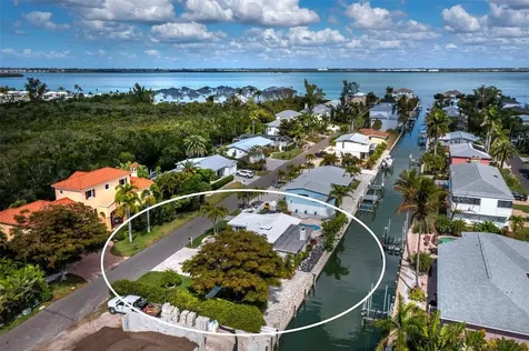 726 Jungle Queen Way Longboat Key FL 34228