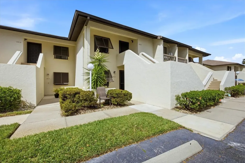4621 Longwater Sarasota FL 34235