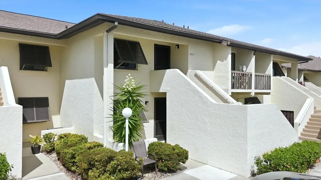 4621 Longwater Sarasota FL 34235