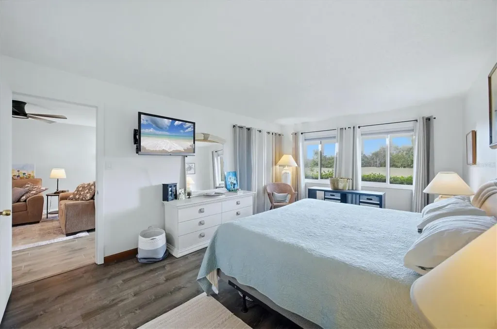 4621 Longwater Sarasota FL 34235