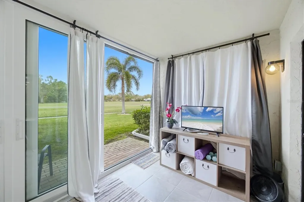 4621 Longwater Sarasota FL 34235