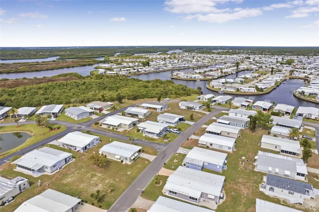 652 La Sala North Port FL 34287