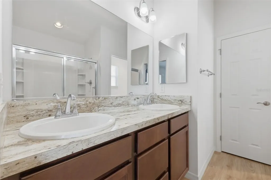 2747 Dyson Loop The Villages FL 32163