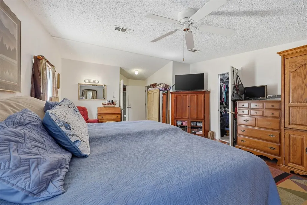 1131 SW 166th Street Newberry FL 32669