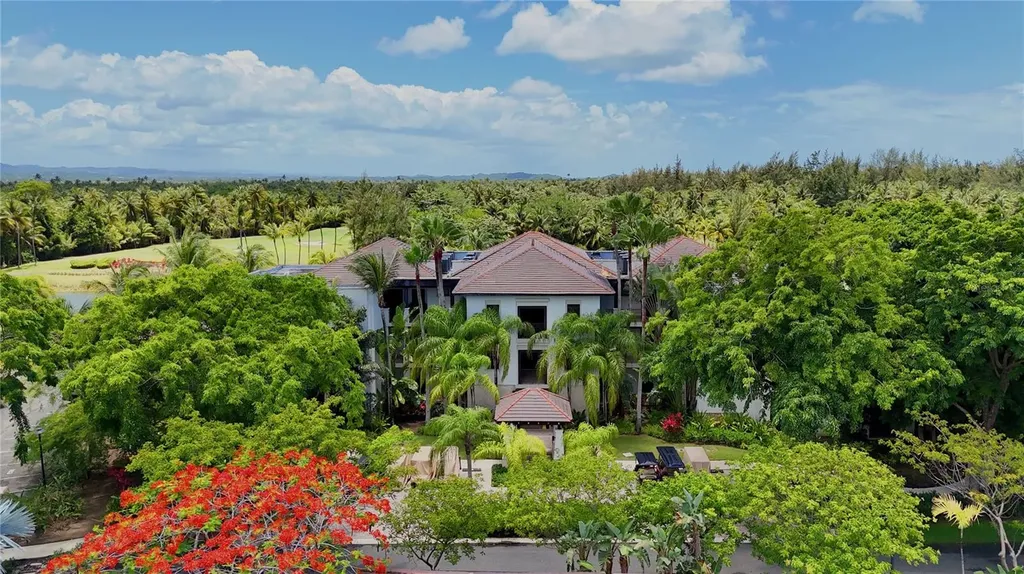 7000 Bahia Beach Blv Las Verandas Rio Grande PR 00745