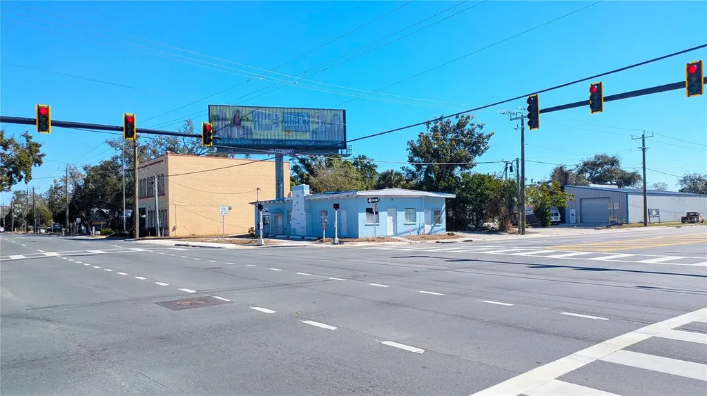 904 7th Avenue E Bradenton FL 34208