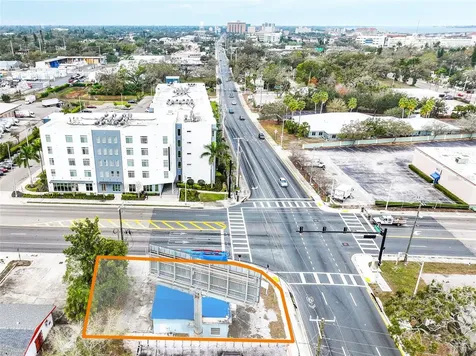 904 7th Avenue E Bradenton FL 34208