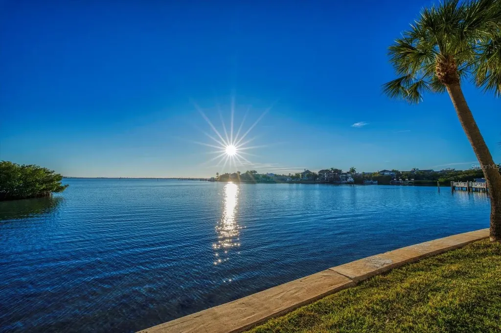 8 Belleview Boulevard Belleair FL 33756