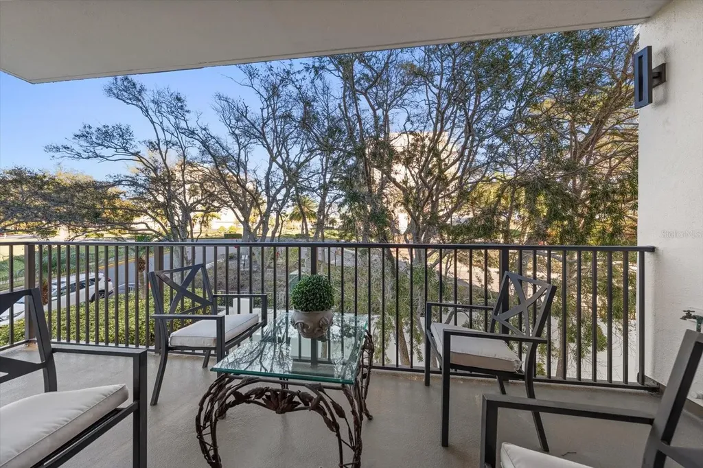 8 Belleview Boulevard Belleair FL 33756