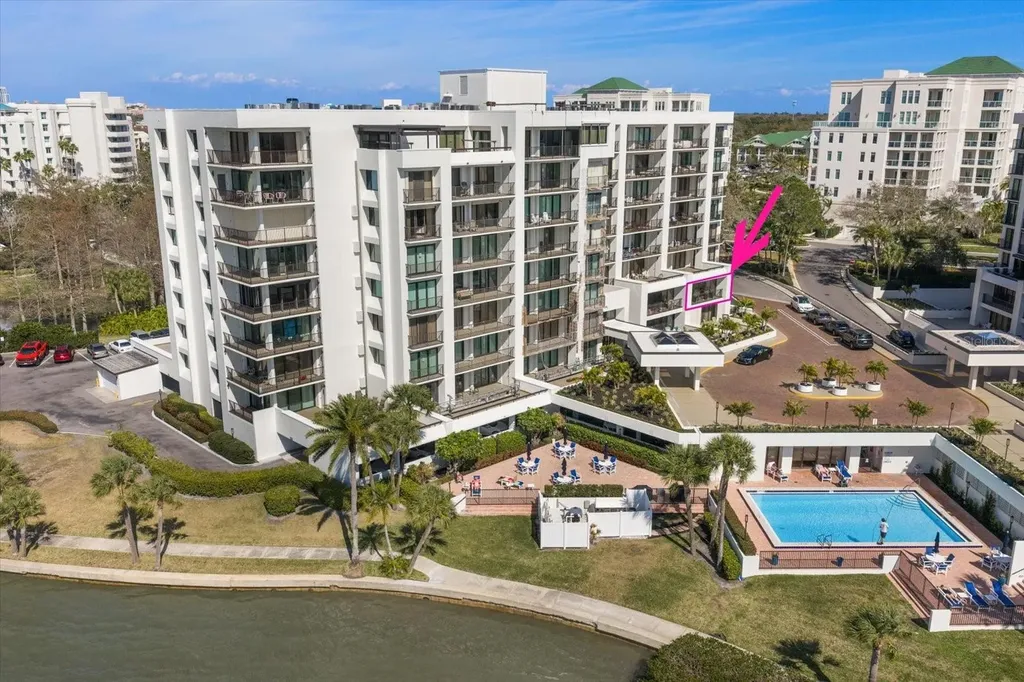 8 Belleview Boulevard Belleair FL 33756