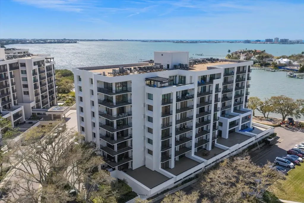 8 Belleview Boulevard Belleair FL 33756