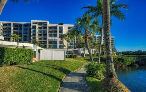 8 Belleview Boulevard Belleair FL 33756