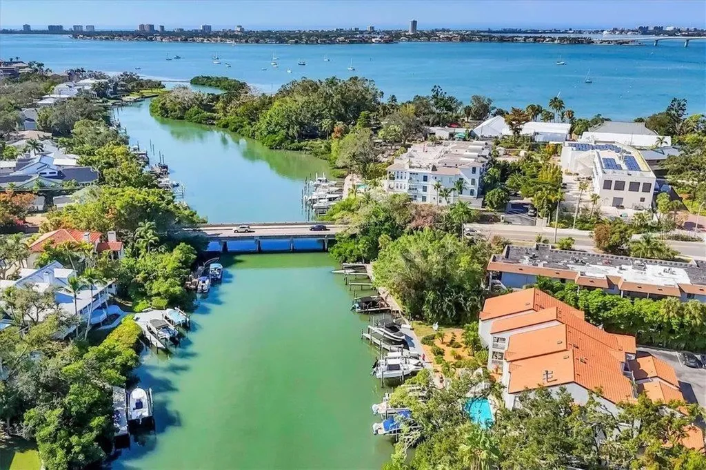 862 Hudson Avenue Sarasota FL 34236
