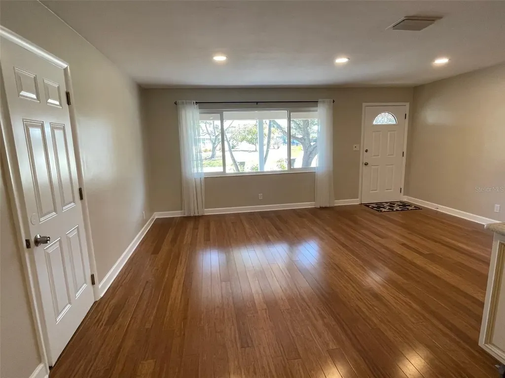 6556 27th Street N St Petersburg FL 33702
